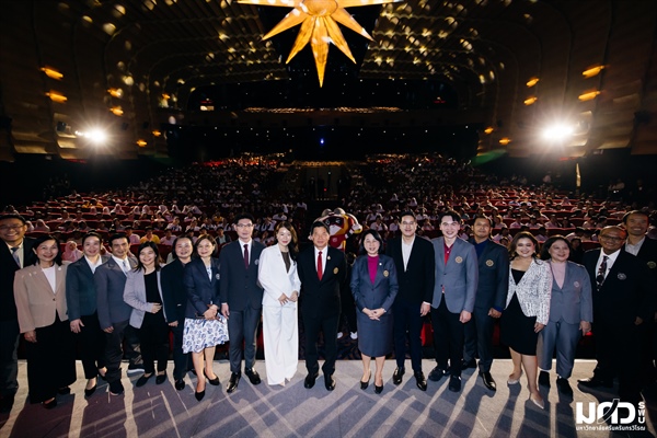 รองศาสตราจารย์ ดร.ชลวิทย์ เจียรจิตต์ อธิการบดีมหาวิทยาลัยศรีนครินทรวิโรฒ ให้เกียรติกล่าวเปิดต้อนรับผู้เข้าร่วมโครงการ SWU need to meet U @BKK