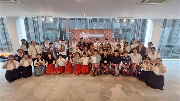 คณะมนุษยศาสตร์ขอขอบคุณในความร่วมมืออย่างดีจากคณะศิลปกรรมศาสตร์ ในโครงการแลกเปลี่ยนเรียนรู้ระยะสั้นระหว่างมหาวิทยาลัยศรีนครินทรวิโรฒและมหาวิทยาลัยเมจิ