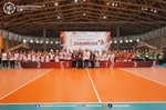 ผู้บริหารร่วมเป็นประธานในพิธีมอบเหรียญรางวัลและของที่ระลึกแก่นักกีฬาวอลเลย์บอลที่เข้าร่วมการแข่งขัน  รอบชิงชนะเลิศ ในกีฬาบุคลากรมหาวิทยาลัยแห่งประเทศไทย
