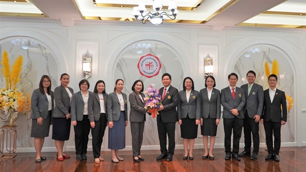 คณะมนุษยศาสตร์ ร่วมแสดงความยินดีแก่ รองศาสตราจารย์ ดร.ชลวิทย์ เจียรจิตต์ ในโอกาสได้รับพระบรมราชโองการโปรดเกล้าโปรดกระหม่อม ให้ดำรงตำแหน่ง อธิการบดีมหาวิทยาลัยศรีนครินทรวิโรฒ 🌟