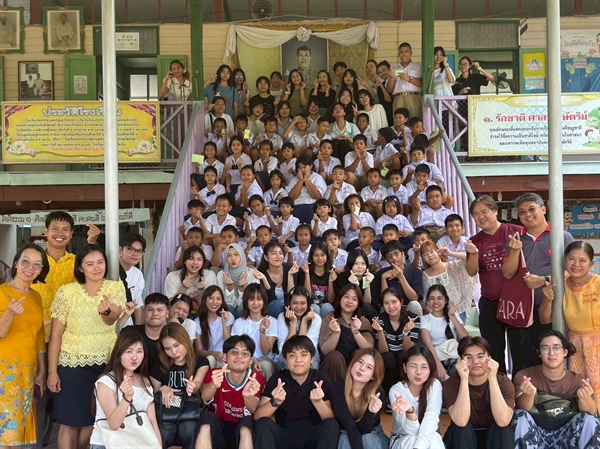 หลักสูตรศิลปศาสตรบัณฑิต สาขาวิชาสารสนเทศศึกษา ได้จัดโครงการพัฒนาแหล่งเรียนรู้สู่ชุมชน ณ โรงเรียนวัดวังปลาจีด จ.นครนายก และโรงเรียนวัดท่าช้าง (แสงปัญญาวิทยาคาร) จ.นครนายก