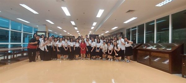 8 สิงหาคม 2568 หลักสูตรศิลปศาสตรบัณฑิต สาขาวิชาสารสนเทศศึกษา คณะมนุษยศาสตร์ ได้จัดโครงการนำเสนอผลงานด้านสารสนเทศศึกษา ครั้งที่ 2 ณ หอสมุดแห่งชาติ กรมศิลปากร กระทรวงวัฒนธรรม กรุงเทพมหานคร