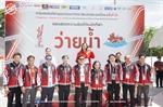 ผู้บริหารร่วมชมการแข่งขันและให้กำลังใจ อาจารย์ ดร.พรทิพย์ ณิช สมิทธ์ศราการย์ เงือกสาวตัวแทนมหาวิทยาลัยศรีนครินทรวิโรฒ ในการแข่งขันว่ายน้ำกีฬาบุคลากรมหาวิทยาลัยแห่งประเทศไทย ครั้งที่ 42