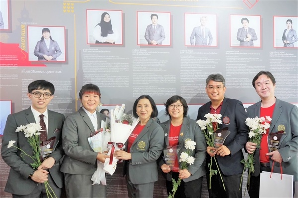 ขอแสดงความยินดีแก่ นางสาวณัฏฐ์ชิตา รัถยาวงศ์ อาจารย์ ดร.ณประภาพร รุจจนเวท/ อาจารย์ ดร.ชาญ รัตนะพิสิฐ/ อาจารย์ ดร.สันติภาพ นันทะสาร/อาจารย์ ดร.ฐิติ อติชาติชยากร ที่ได้รับรางวันเชิดชูเกียรติ 2567